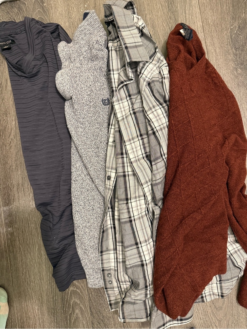 4 men’s long sleeve one button up
